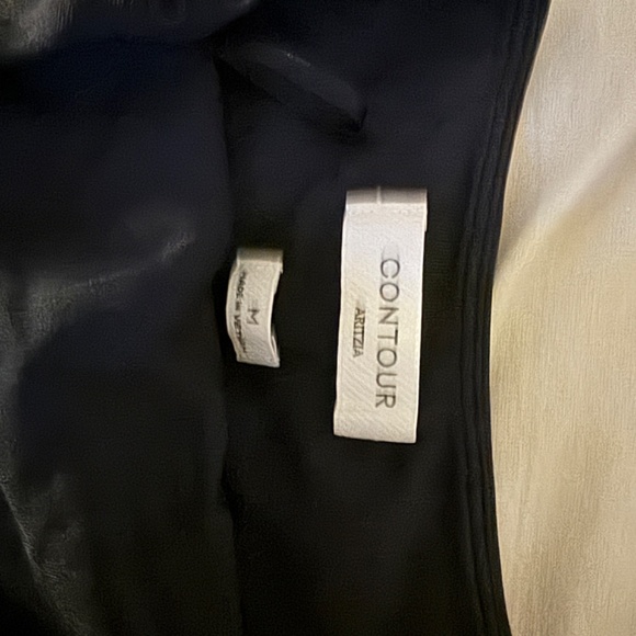 Aritzia contour tube top - Picture 4 of 4